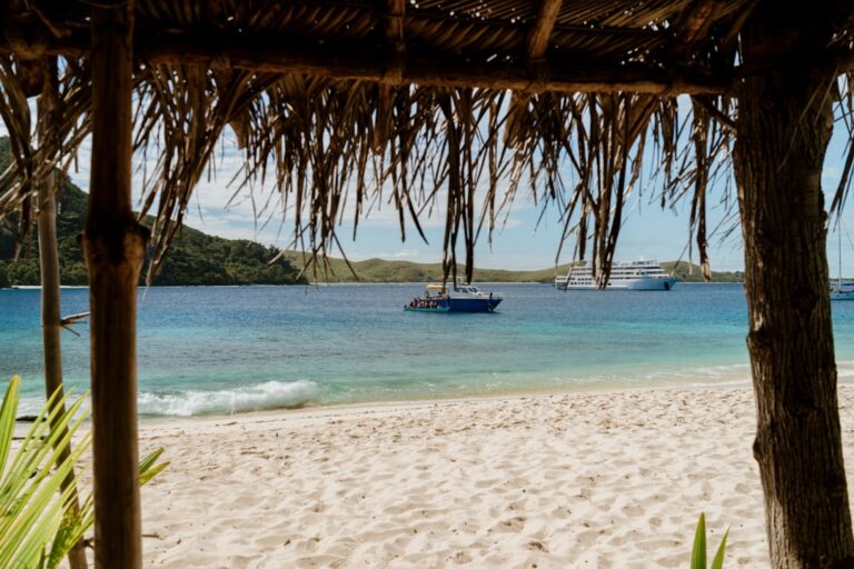 Island Hopping in Paradise: A Guide to Fiji’s Yasawa Islands Ferry Photography Schedule and Resort Stop