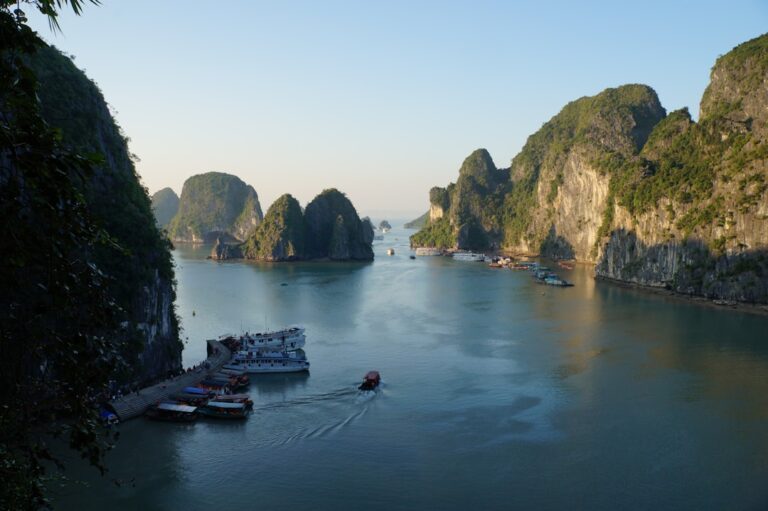The 4 PM Slick: What Ha Long Bay’s Most Famous Cave Won’t Tell You